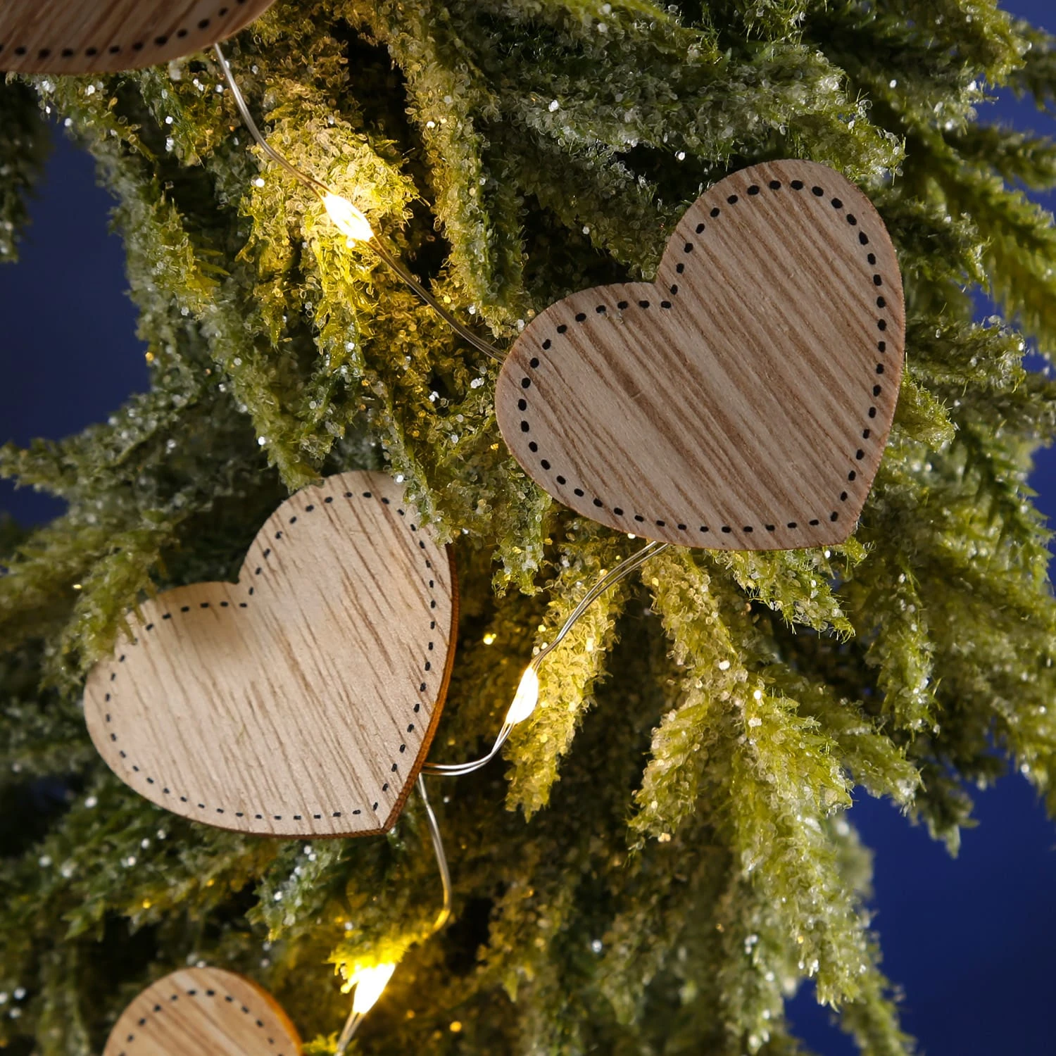 MARELIDA LED Lichterkette Herzen Aus Holz L: 90cm In Braun – Bild 3