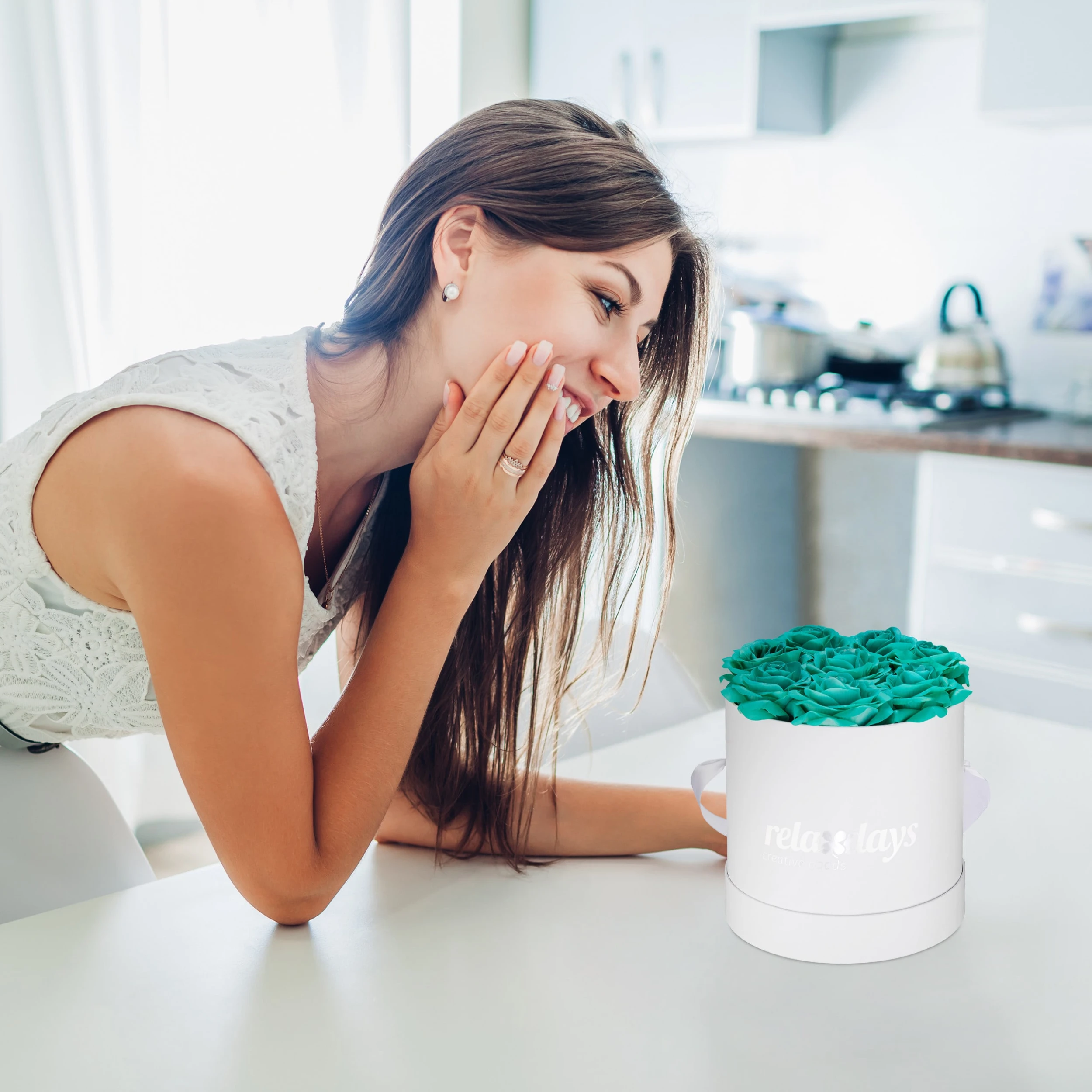 Relaxdays Rosenbox 8 Türkise Rosen In Weiß – Bild 5