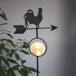 Star Trading LED Solar Gartenstecker Hahn Mit Windrichtungspfeil In Schwarz - H: 81cm