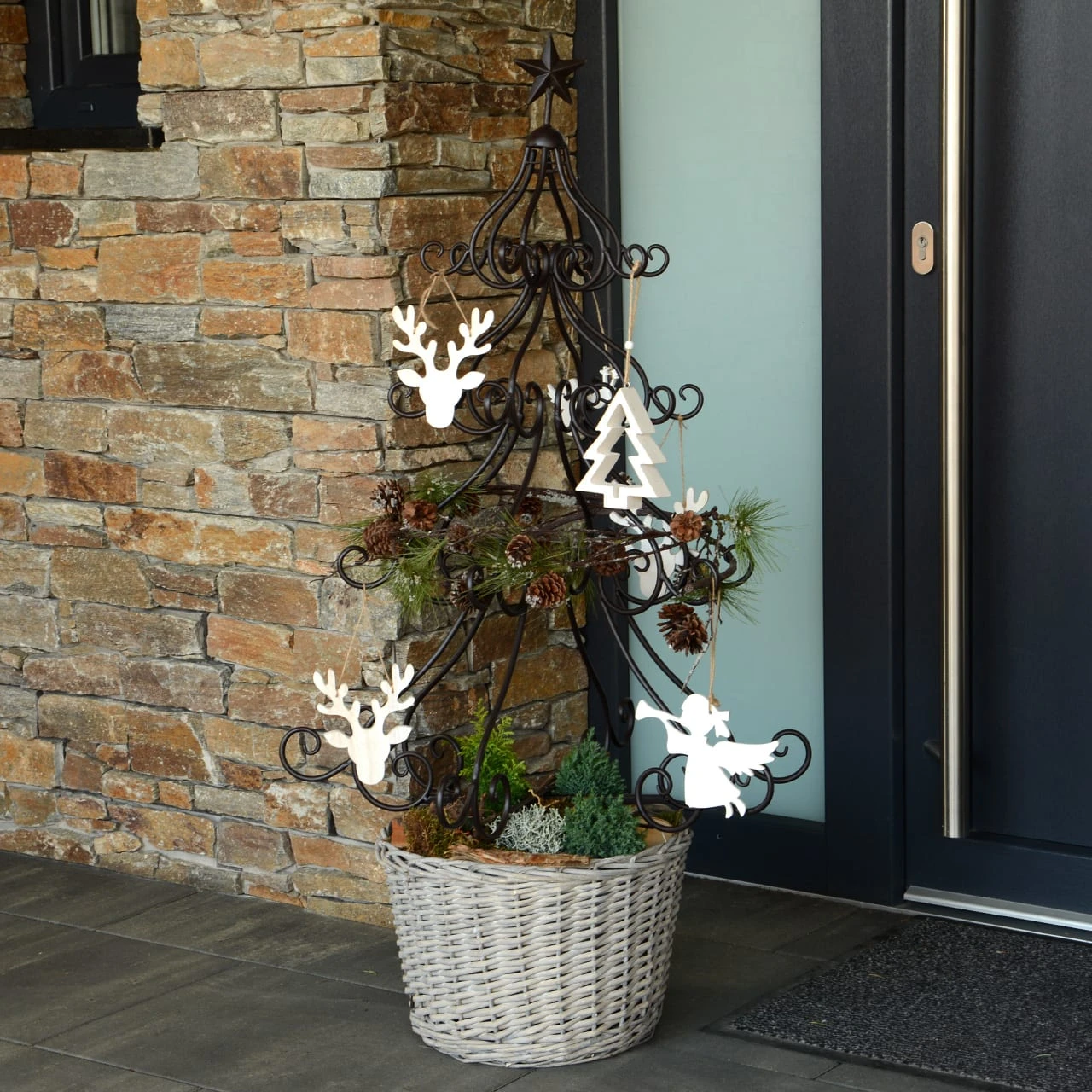 UNUS Gartenstecker Weihnachtsbaum In Schwarz – Bild 2