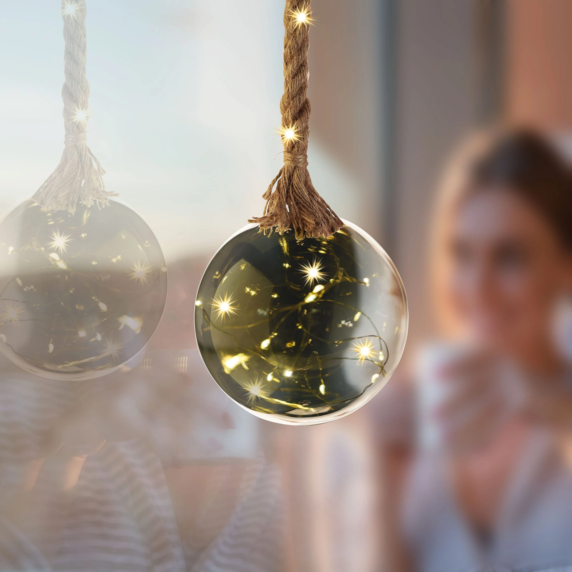 AMARE LED Dekolicht 15 Cm Kugelform Am Seil NICHT ERFORDERLICH In Rauchglas – Bild 3