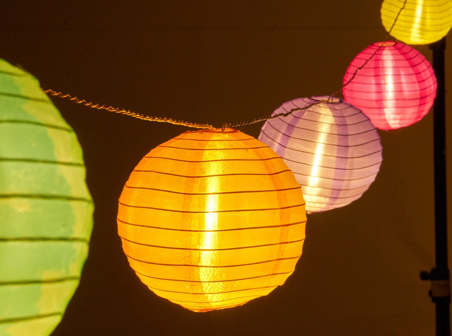 AMARE LED Lampion Lampenkette KABELLOS In Bunt – Bild 3